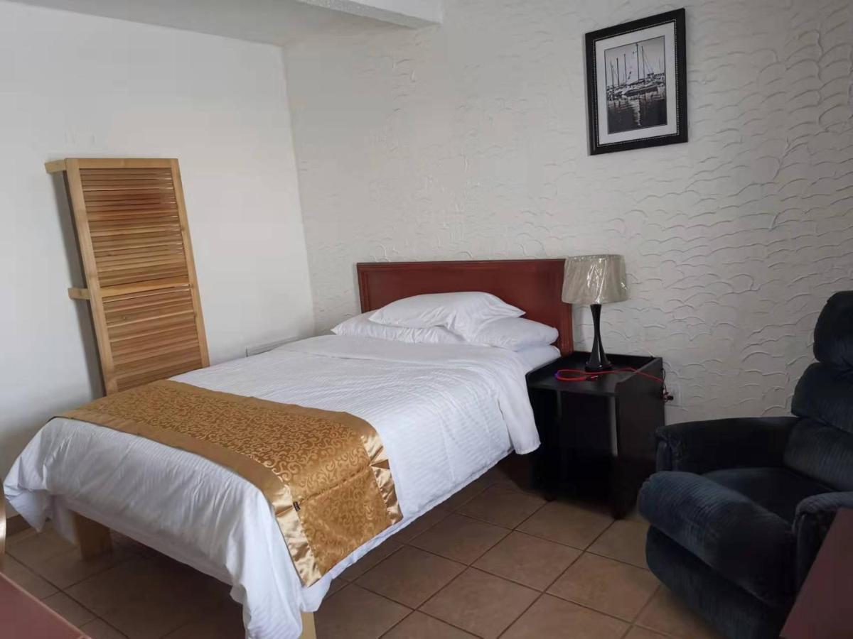 Dundurn Motel Ngoại thất bức ảnh